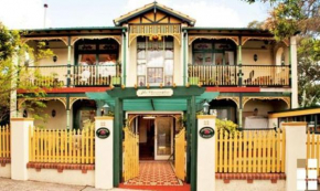 Отель Charrington Hotel  Сидней